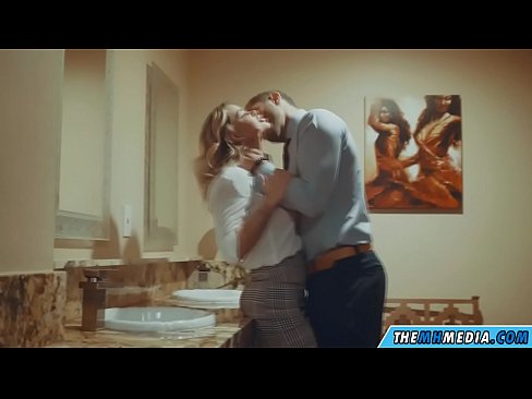 ❤️ Бүкіл аққұба сізді қоғамдық дәретханада азғырғанда Порно бойынша порно kk.extratorrents.top ️❤